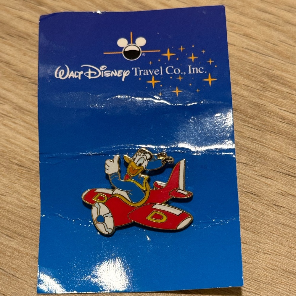 Rare Disney Collectible Pin Donald Duck Flying Plane Collector’s Piece Trading